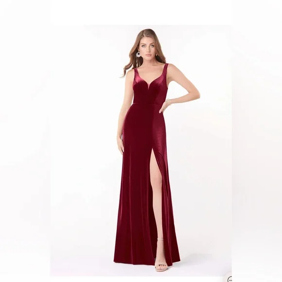 Azazie | Dresses | Azazie Verona Burgundy Maxi Dress Size 2 Velvet Lace | Poshmark Azazie | Dresses | Azazie Verona Burgundy Maxi Dress Size 2 Velvet Lace | Poshmark